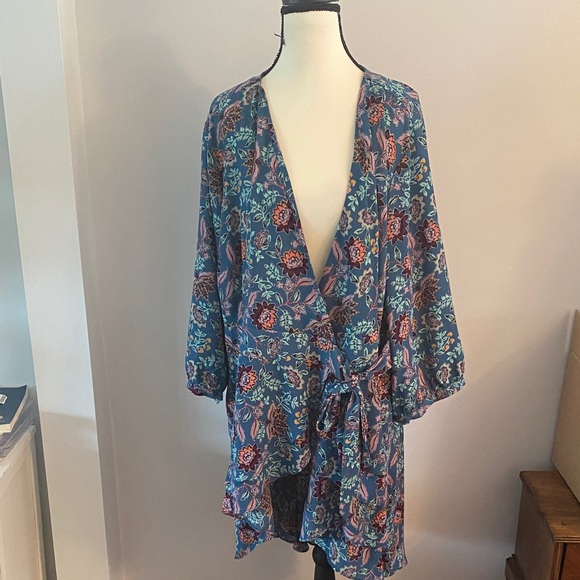 torrid Tops - Torrid open front tie hi-low top size 3. Perfect condition